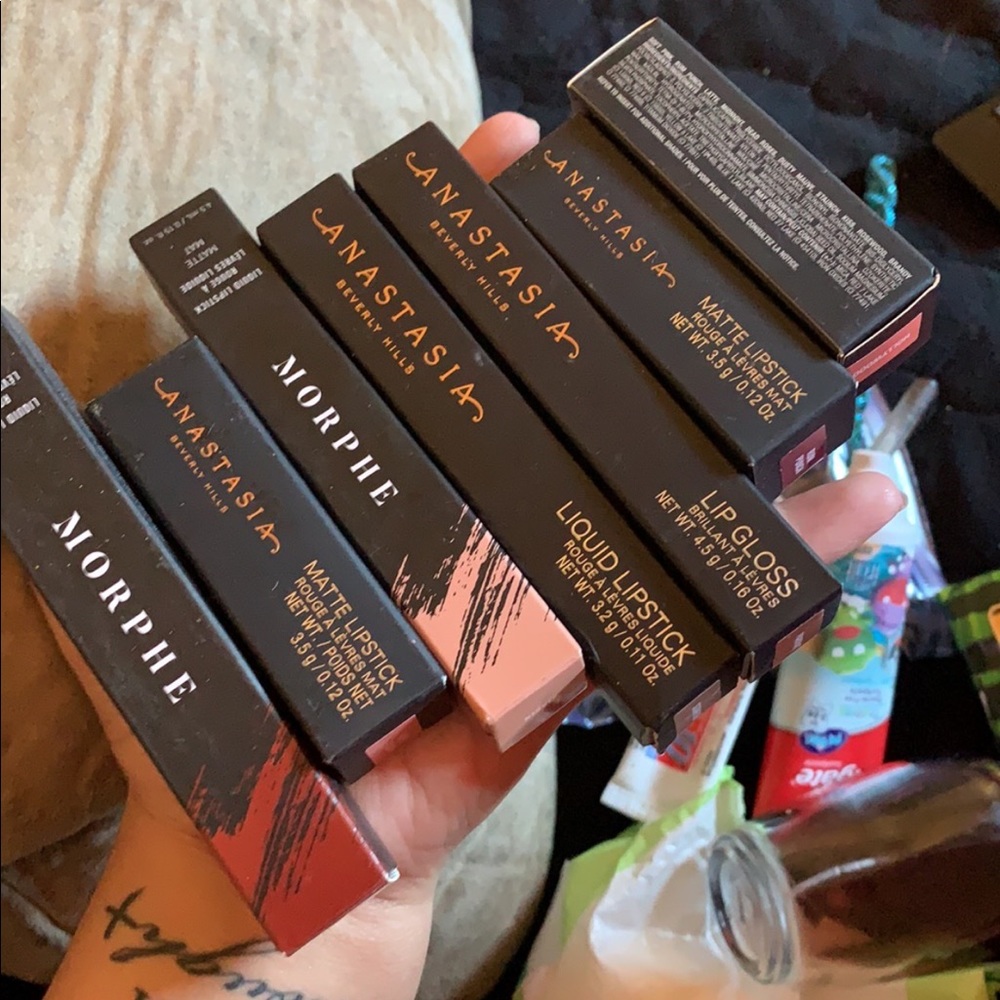 Make up - Picture 2 of 2